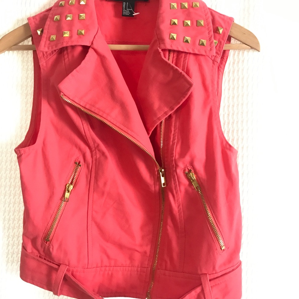 Forever 21 vest size small